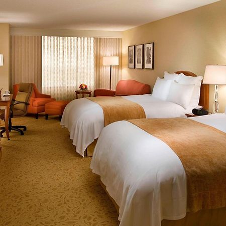Toronto Airport Marriott Hotel Экстерьер фото