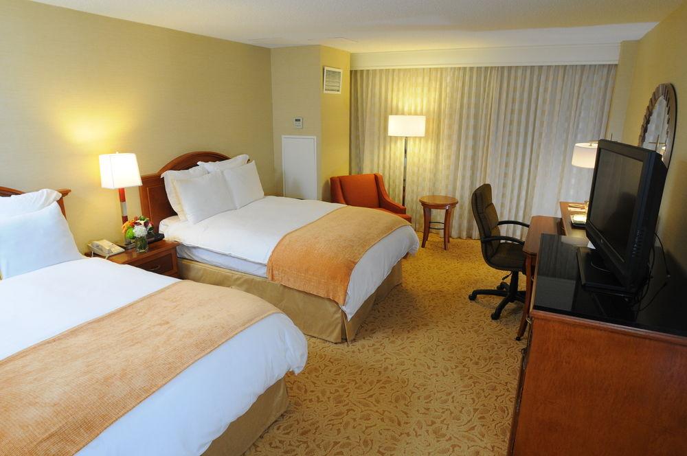 Toronto Airport Marriott Hotel Экстерьер фото