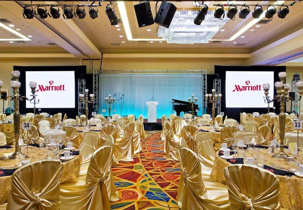 Toronto Airport Marriott Hotel Экстерьер фото
