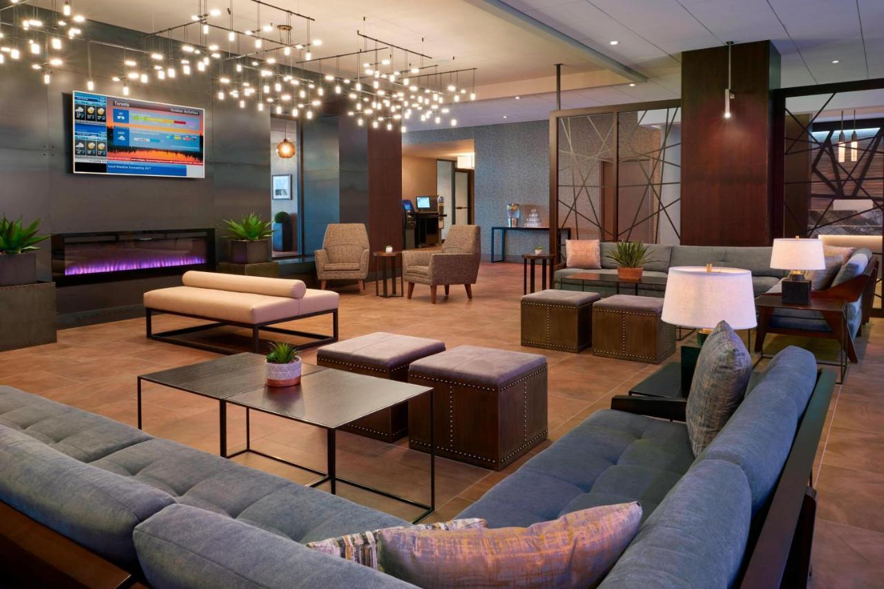 Toronto Airport Marriott Hotel Экстерьер фото