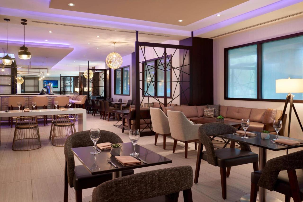 Toronto Airport Marriott Hotel Экстерьер фото