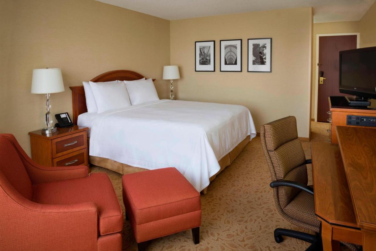 Toronto Airport Marriott Hotel Экстерьер фото