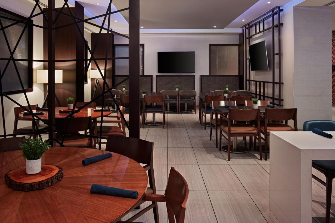 Toronto Airport Marriott Hotel Экстерьер фото