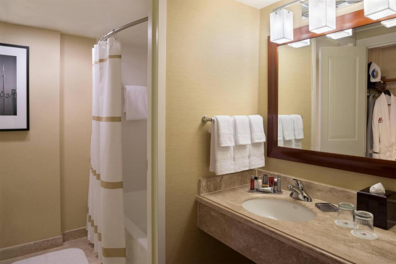 Toronto Airport Marriott Hotel Экстерьер фото