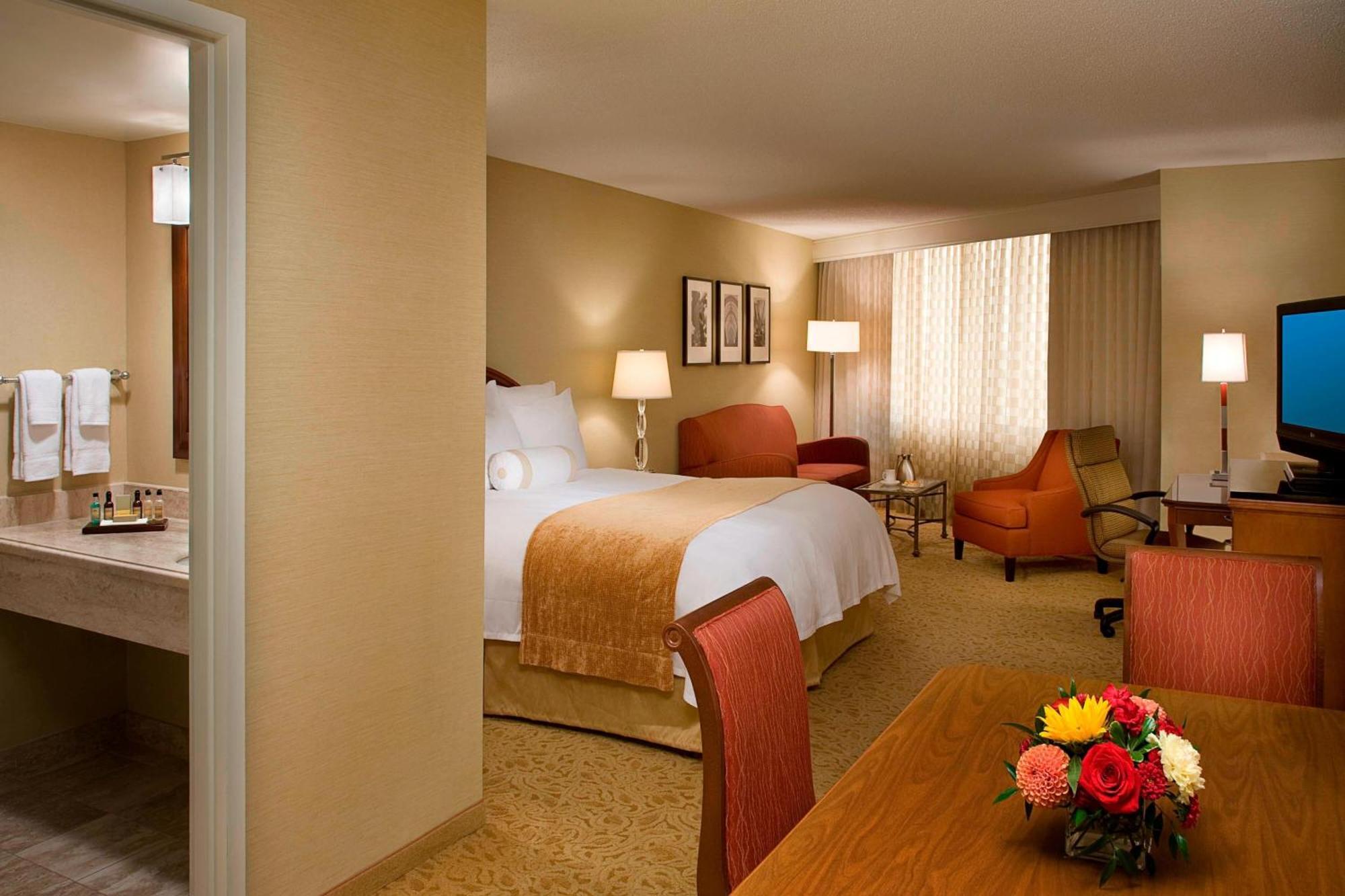 Toronto Airport Marriott Hotel Экстерьер фото